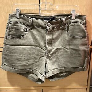 Aeropostale green shorts